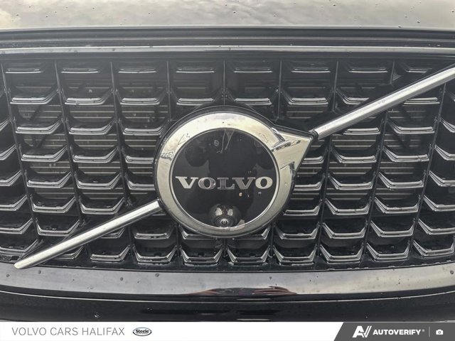 2025 Volvo XC60 Plus Dark Theme-8