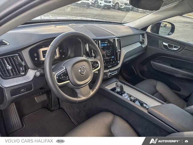 2025 Volvo XC60 Plus Dark Theme-12