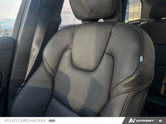 2025 Volvo XC60 Plus Dark Theme-19
