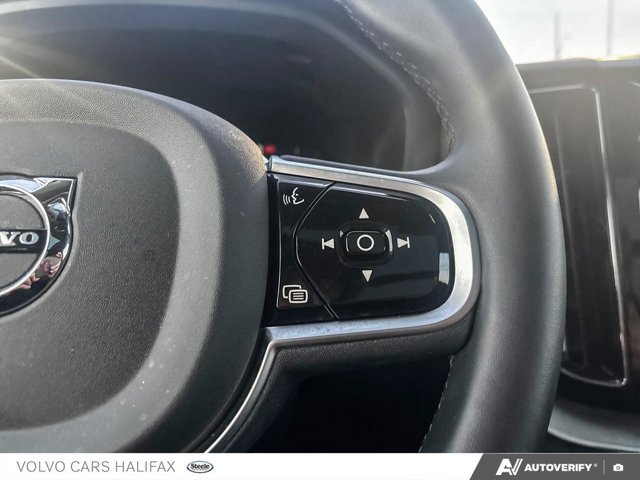 2025 Volvo XC60 Plus Dark Theme-15