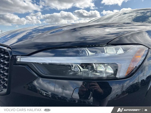 2025 Volvo XC60 Plus Dark Theme-7