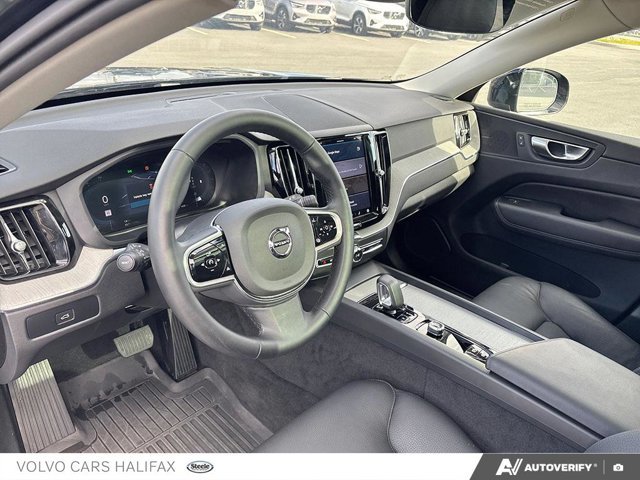 2025 Volvo XC60 Plus Dark Theme-12
