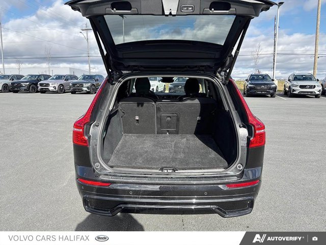 2025 Volvo XC60 Plus Dark Theme-11