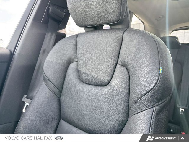 2025 Volvo XC60 Plus Dark Theme-20