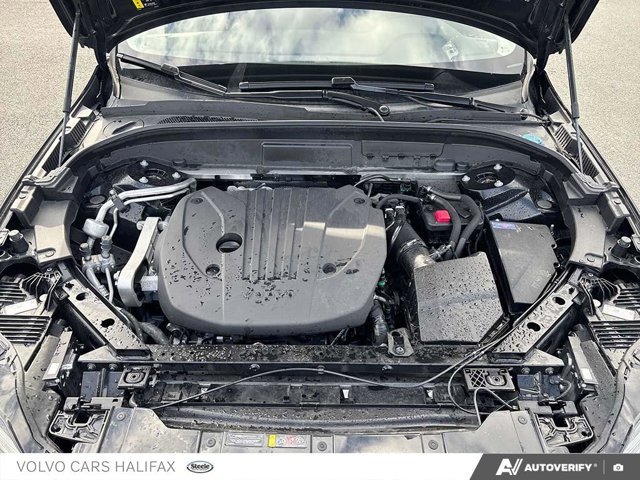2025 Volvo XC60 Plus Dark Theme-9