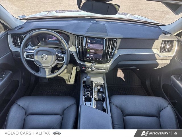 Volvo XC60 Plus Dark Theme 2025-23
