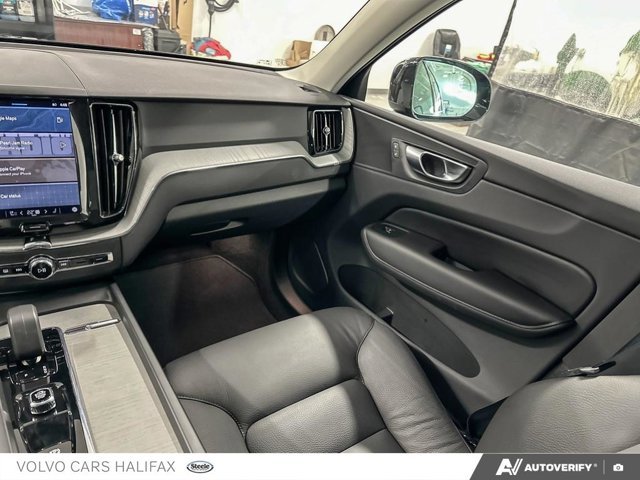 2025 Volvo XC60 Plus Dark Theme-24
