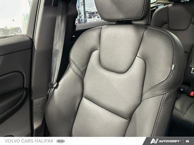 2025 Volvo XC60 Plus Dark Theme-19
