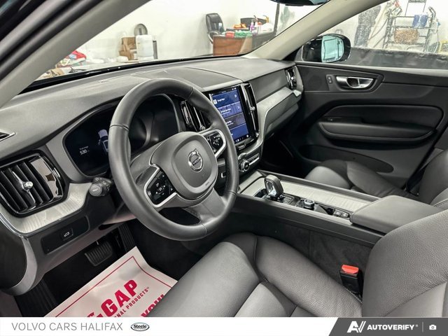 2025 Volvo XC60 Plus Dark Theme-12