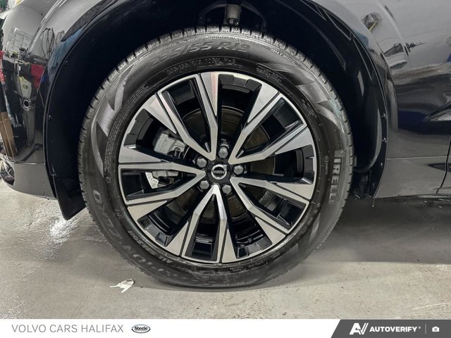 2025 Volvo XC60 Plus Dark Theme-5