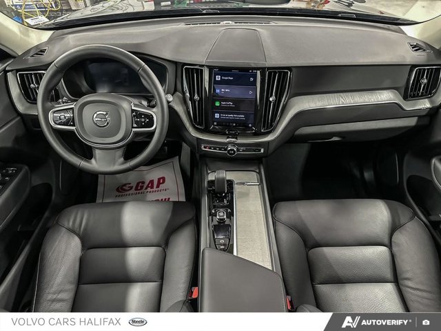Volvo XC60 Plus Dark Theme 2025-23