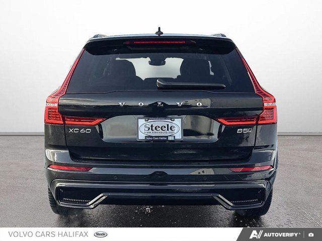 Volvo XC60 Plus Dark Theme 2025-4