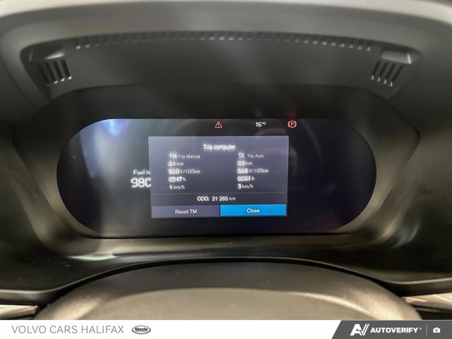 Volvo XC60 Plus Dark Theme 2025-14