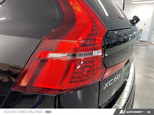 2025 Volvo XC60 Plus Dark Theme-10