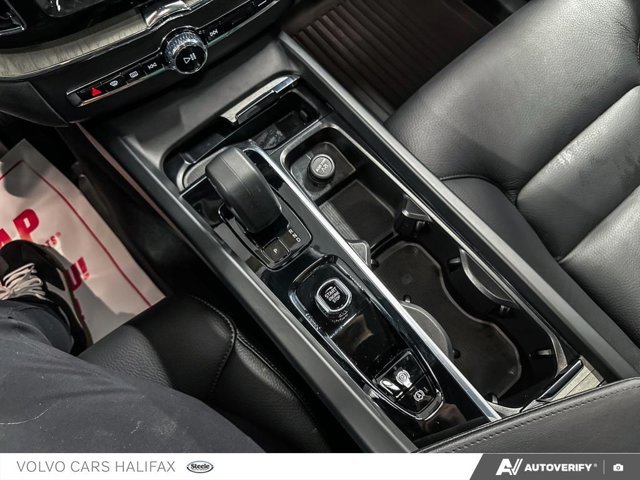 2025 Volvo XC60 Plus Dark Theme-17