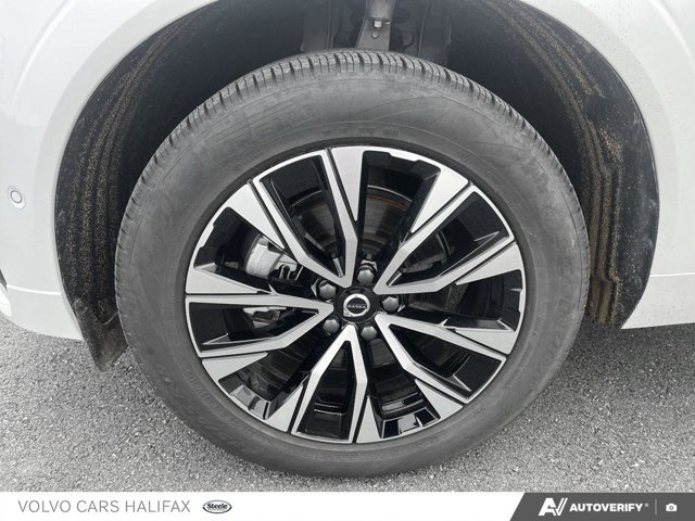 2025 Volvo XC60 Plus Dark Theme-5