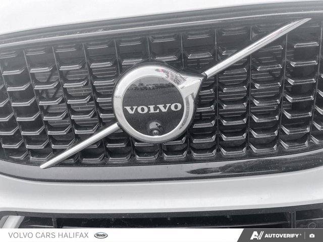 2025 Volvo XC60 Plus Dark Theme-8