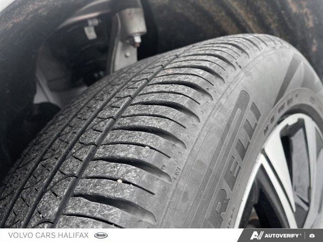 2025 Volvo XC60 Plus Dark Theme-6