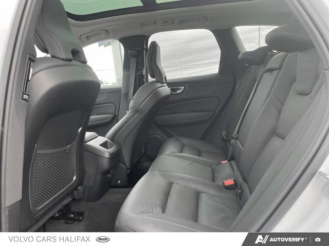 2025 Volvo XC60 Plus Dark Theme-21