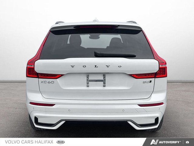 2025 Volvo XC60 Plus Dark Theme-4