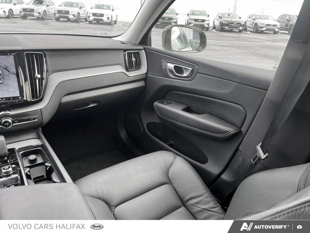 2025 Volvo XC60 Plus Dark Theme-23