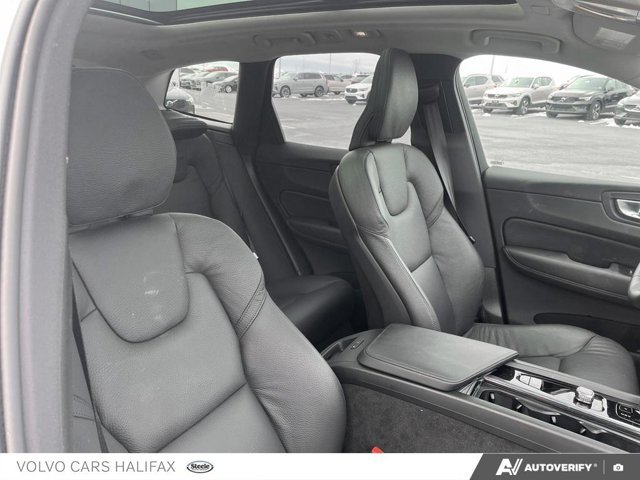 2025 Volvo XC60 Plus Dark Theme-20