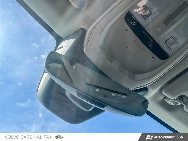 2025 Volvo XC60 Plus Dark Theme-19