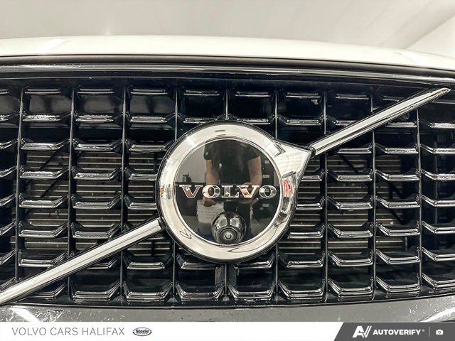 2025 Volvo XC60 Plus Dark Theme-8