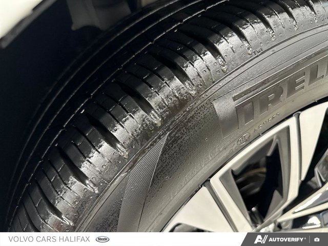 2025 Volvo XC60 Plus Dark Theme-6