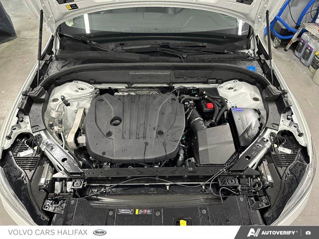 2025 Volvo XC60 Plus Dark Theme-7