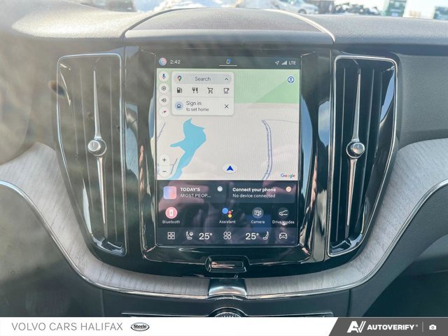 2025 Volvo XC60 Plus Dark Theme-17