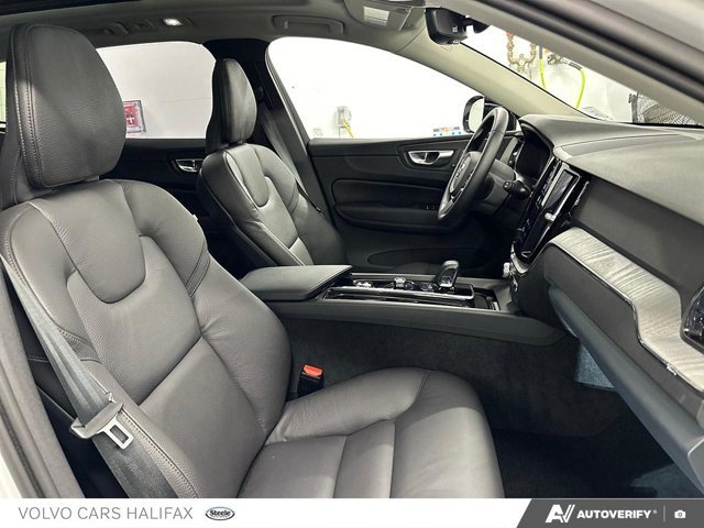 2025 Volvo XC60 Plus Dark Theme-21