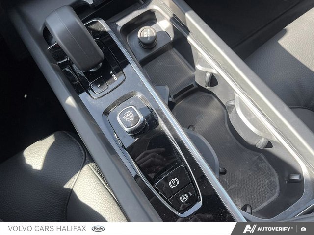 2025 Volvo XC60 Plus Dark Theme-16