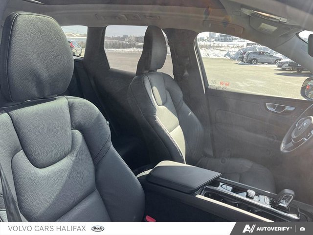 2025 Volvo XC60 Plus Dark Theme-20