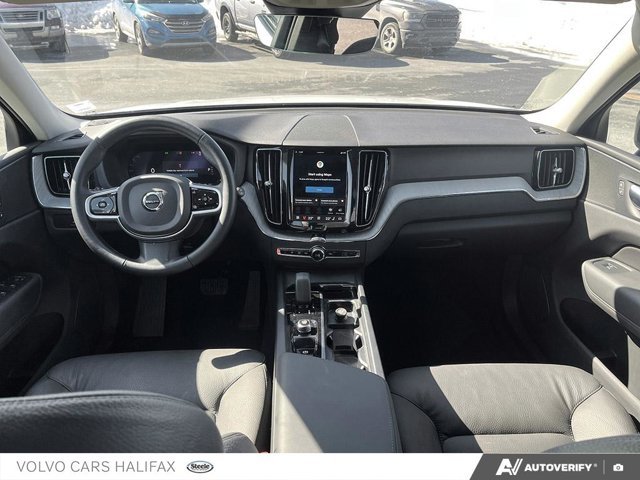 2025 Volvo XC60 Plus Dark Theme-22