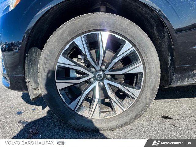 2025 Volvo XC60 Plus Dark Theme-5