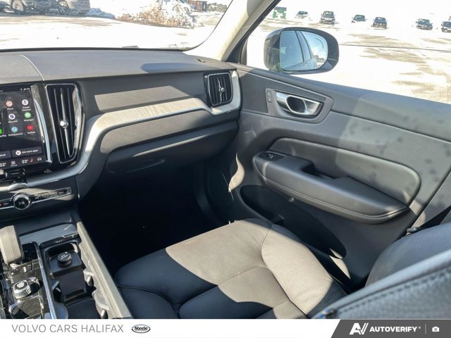 2025 Volvo XC60 Plus Dark Theme-23