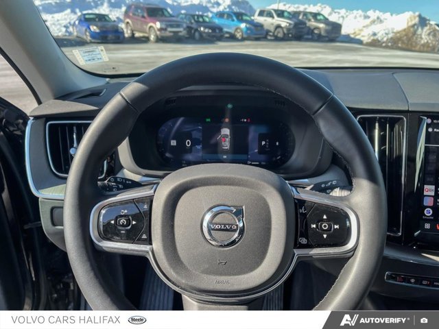 2025 Volvo XC60 Plus Dark Theme-12