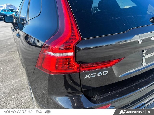 2025 Volvo XC60 Plus Dark Theme-9