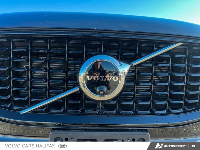 2025 Volvo XC60 Plus Dark Theme-8