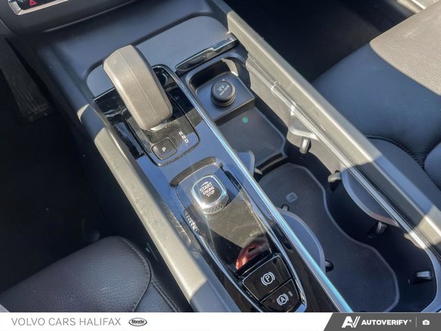 2025 Volvo XC60 Plus Dark Theme-16