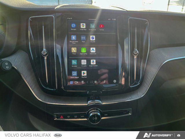 Volvo XC60 Plus Dark Theme 2025-17