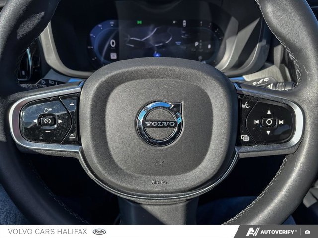 Volvo XC60 Plus Dark Theme 2025-14