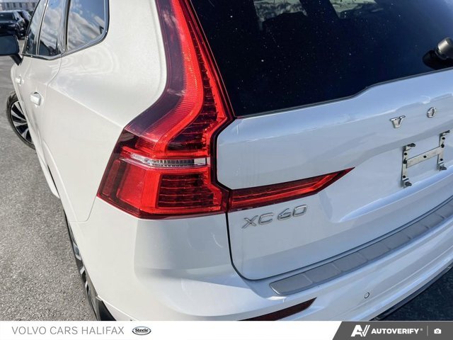 Volvo XC60 Plus Dark Theme 2025-9