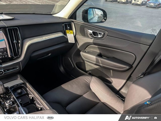 2025 Volvo XC60 Plus Dark Theme-21