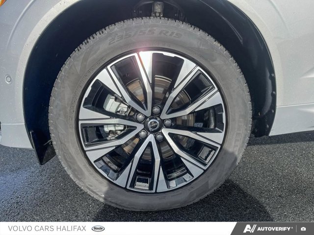 2025 Volvo XC60 Plus Dark Theme-5