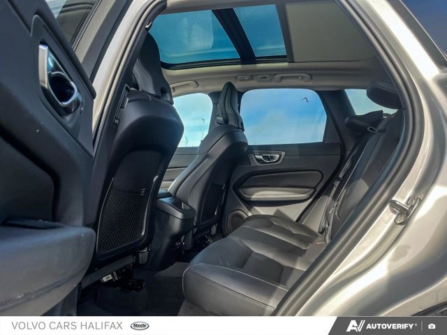 2025 Volvo XC60 Plus Dark Theme-20