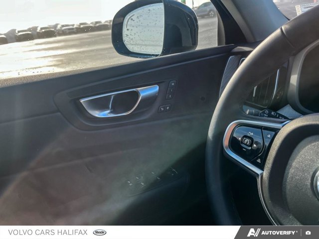 2025 Volvo XC60 Plus Dark Theme-14