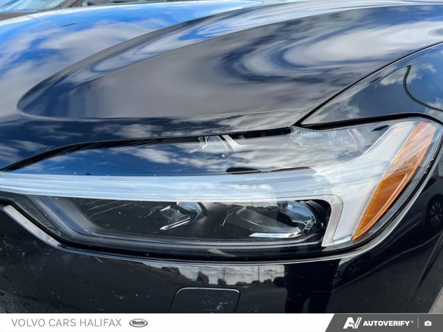 Volvo XC60 Plus Dark Theme 2025-7