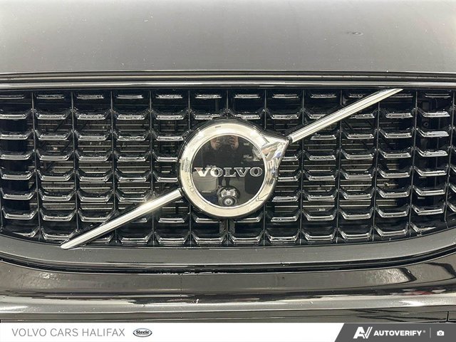 2025 Volvo XC60 Plus Dark Theme-8